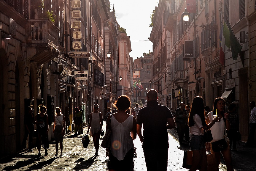 Италиански град въвежда еднопосочно движение на пешеходна улица