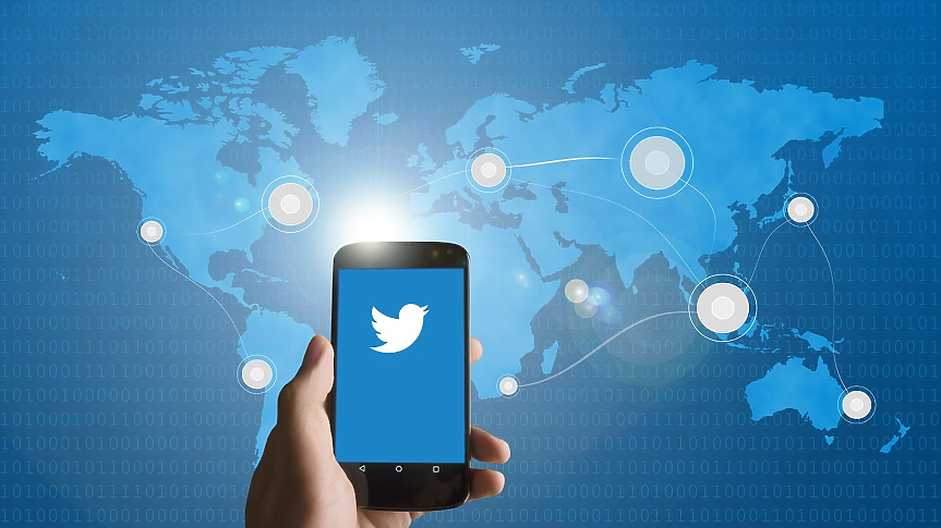 Twitter спря акаунтите, следящи самолетите на Мъск и Закърбърг