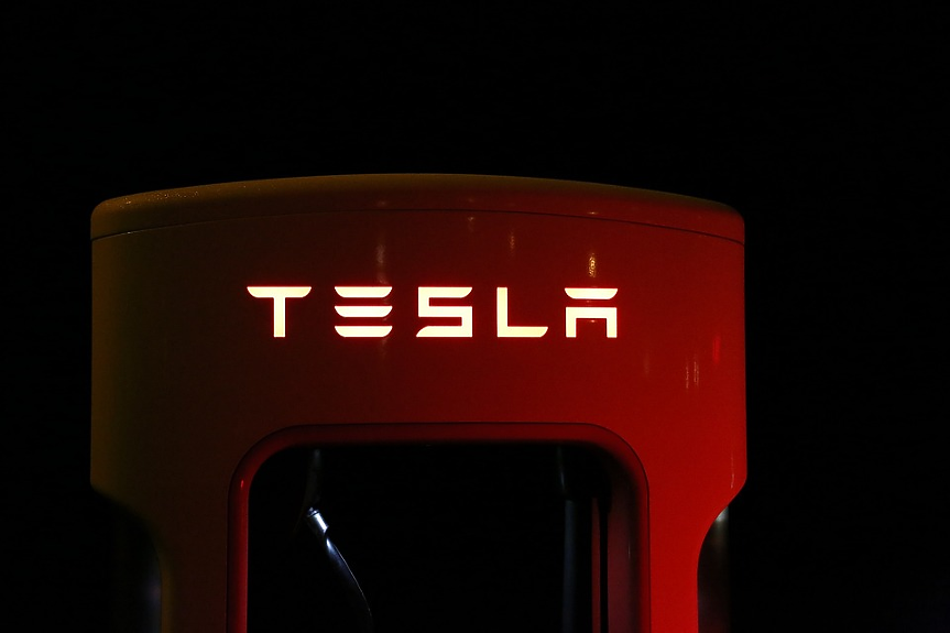 Спадът в капитализацията на Tesla - сериозен през 2022 г., но не най-големият
