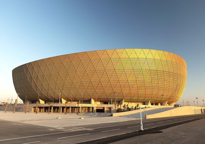 Защо климатиците на стадионите в Катар се превръщат в проблем?