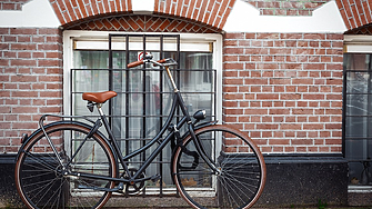 В Амстердам откриха подводен паркинг за велосипеди