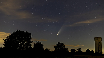 Зелена комета ще мине покрай Земята за първи път от Каменната ера