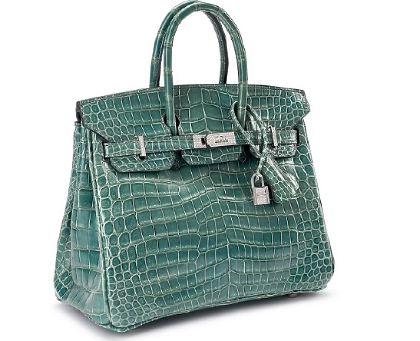 Милиардер продаде на търг 77 луксозни дамски чанти за 3.2 млн. долара