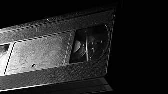 Как ютюбъри продадоха касета с малко известен стар филм за $80 000?
