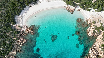 Десетте италиански района, в които се намират плажовете с най-сини води