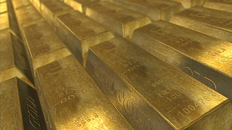 При волатилна търговия: Златото отстъпи от едногодишния връх