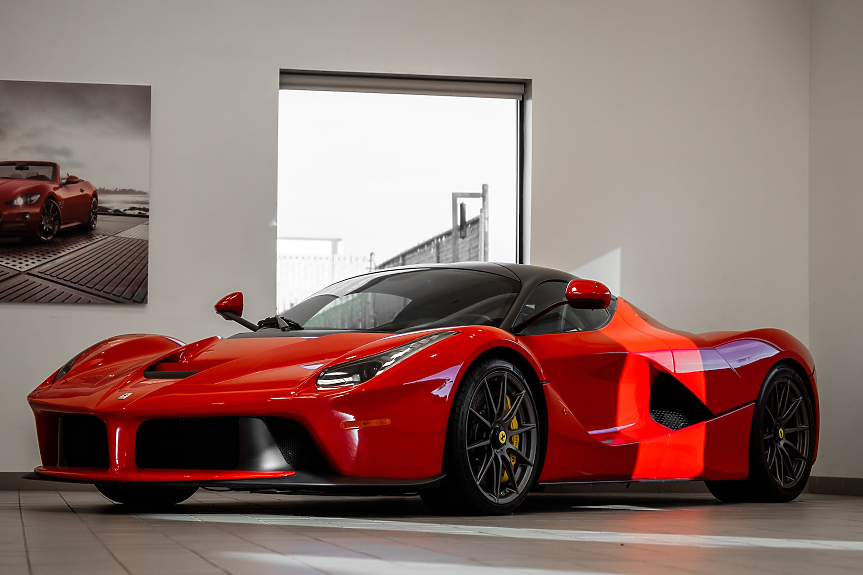 Тригодишен подкара Ferrari за 550 хил. долара