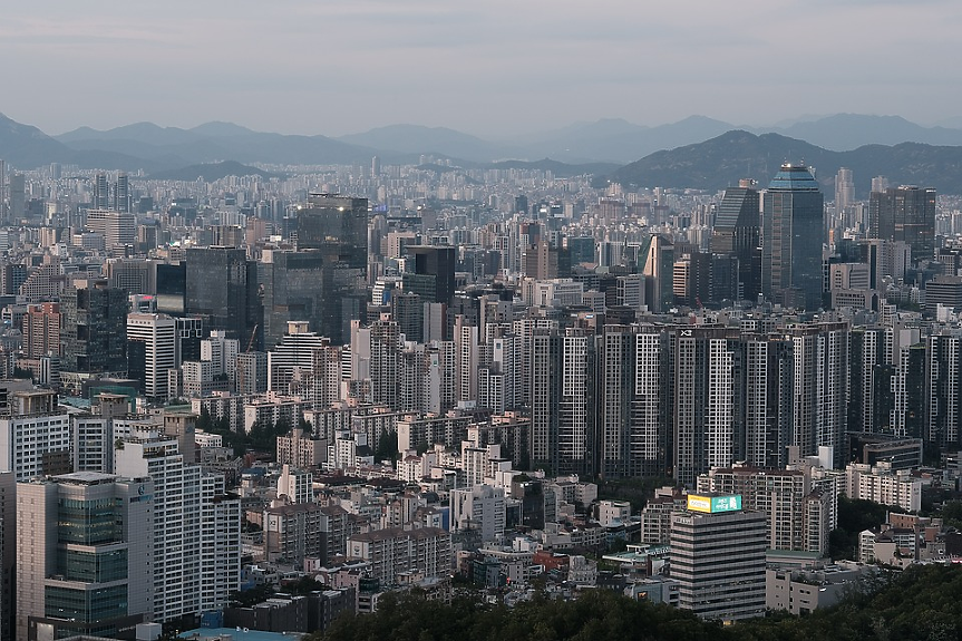 Милениалите и поколението Z на бунт срещу 69-часовата работна седмица в Южна Корея