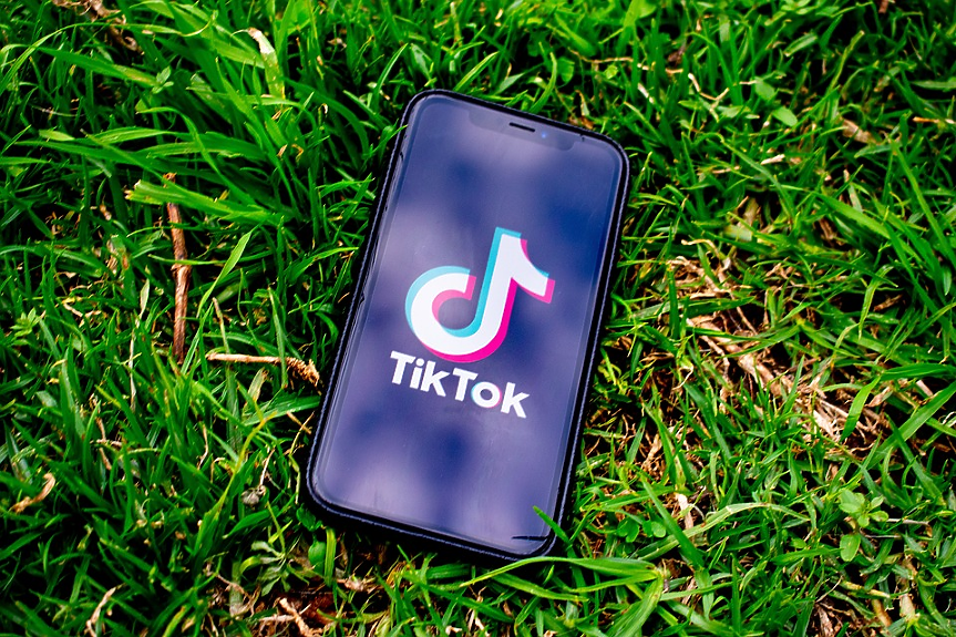Топ 10 на най-популярните инфлуенсъри в TikTok