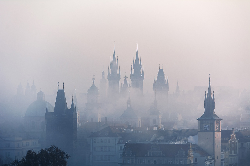 Прозвището на Прага е „Градът на стоте кули“. Всъщност в чешката столица те са много повече - към днешна дата броят на часовниковите кули и камбанариите е над 500.