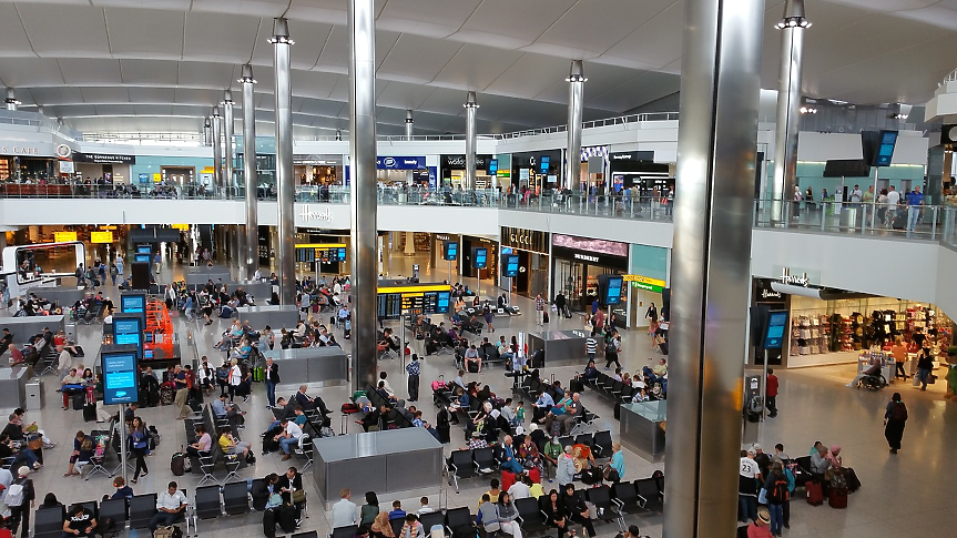 Всеки уикенд това лято: Стачка на най-натовареното европейско летище