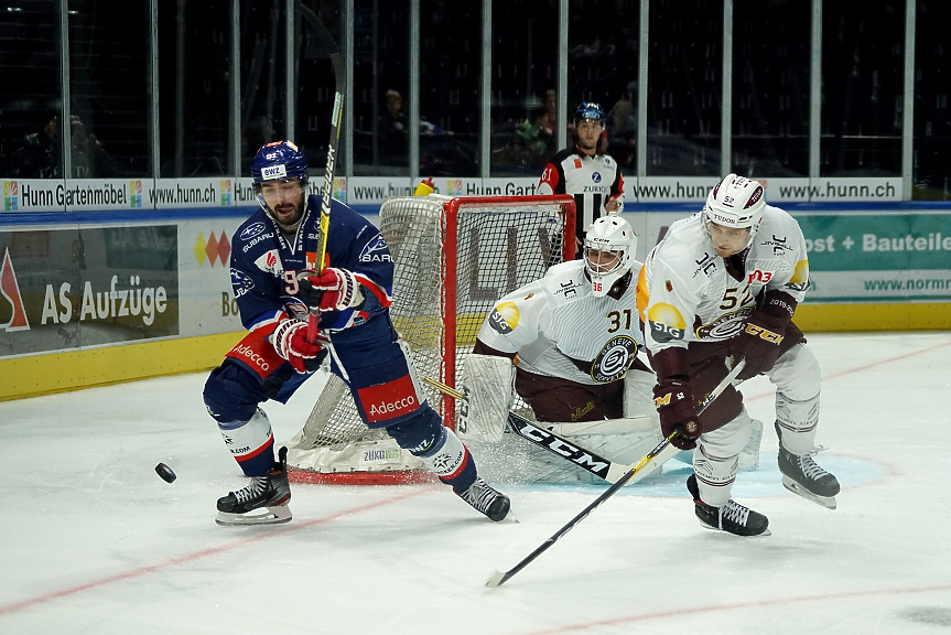 Чешкият национален спорт е хокеят на лед. Чешкият национален отбор по хокей е единственият, който някога е успявал да спечели три пъти последователно Световното първенство по хокей на лед  - през 1999, 2000 и 2001 година.