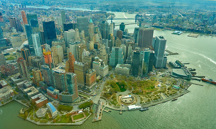 Ню Йорк потъва и небостъргачите само влошават това