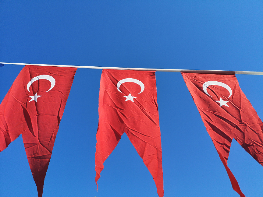Турската лира продължава да поевтинява