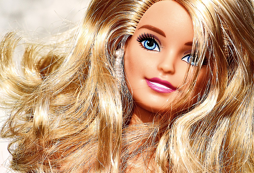 Какво е Барби ботокс - най-новата мания за красота в TikTok?