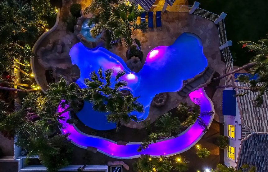 The Pool House - имот от Airbnb с басейн за $500 000
