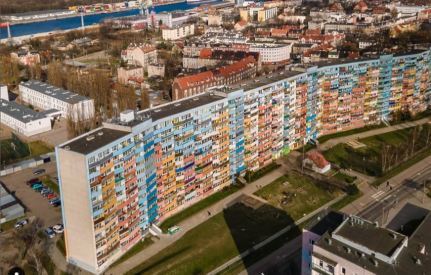 Faloweic: Блокът с 1 792 жилища, в който живеят 6 хил. души