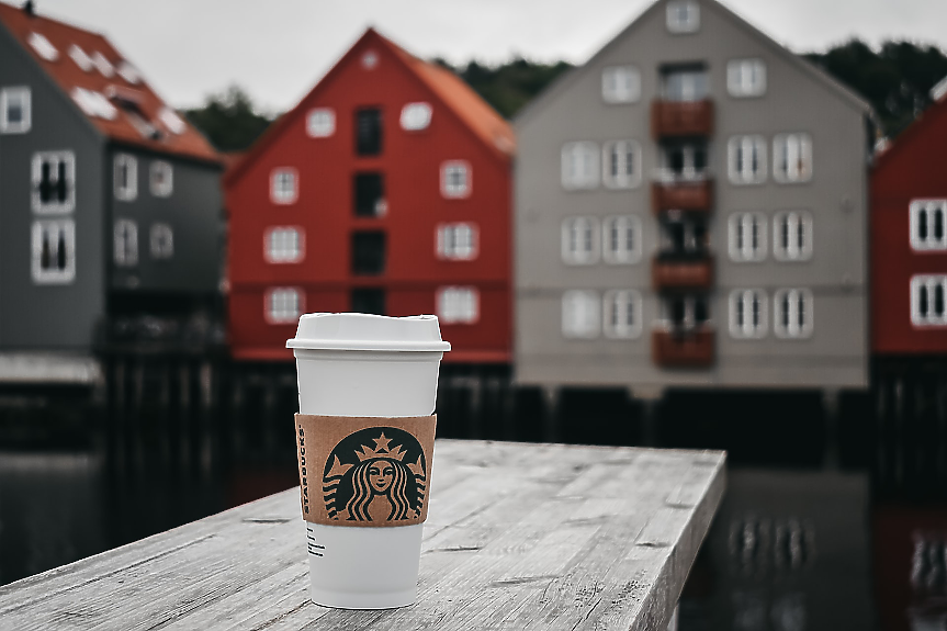 Как Starbucks създаде свой собствен език за поръчка на кафе?