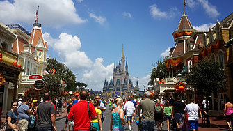 Disney инвестира $60 млрд. в увеселителни паркове и круизи в следващите 10 г.