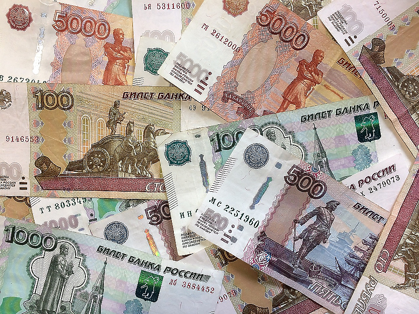 Руската рубла поскъпва. Защо?