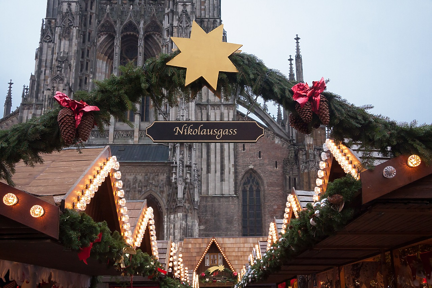 От „Столицата на Коледа“ във Франция до традиционните базари, осеяли Германия, Австрия и Белгия – вижте местата, които трябва да посетите през 2023 г., за да се потопите в празничния дух преди 25 декември, според Independent.