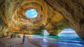 Най-красивата пещера в света, до която се стига само с лодка