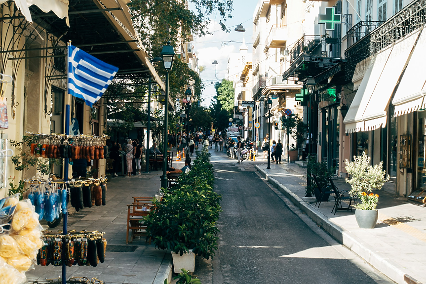 Имотите в Гърция поскъпват с близо 12% за година