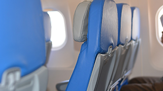 Тайният бутон на седалката в самолета, който прави пътуването по-удобно