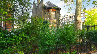 Изоставена къща с четири спални в Нотинг Хил се продава за над €2 млн.
