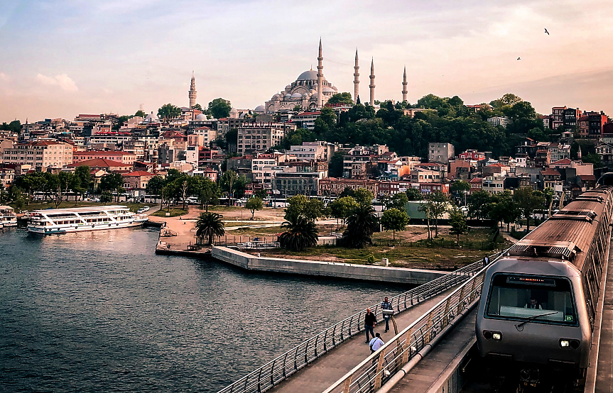 Наемите в Истанбул се оказаха непосилни и за управителката на централната банка 