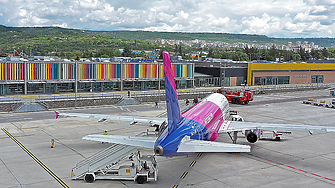 Близо 4 млн. пътници са минали през летищата във Варна и Бургас