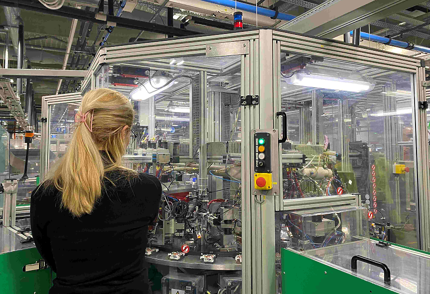 Schneider Electric: Дигитализацията създава нов тип работни места