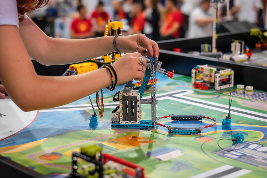 Близо 200 деца ще участват в Световния фестивал за лего роботика в Бургас