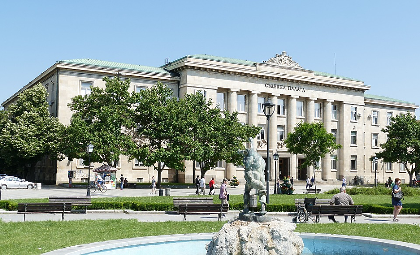 Съдебната палата в Русе е проектирана като първата такава сграда у нас, но е построена след Съдебната палата в София.
