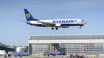Ryanair вдига цените на билетите. Защо и с колко?