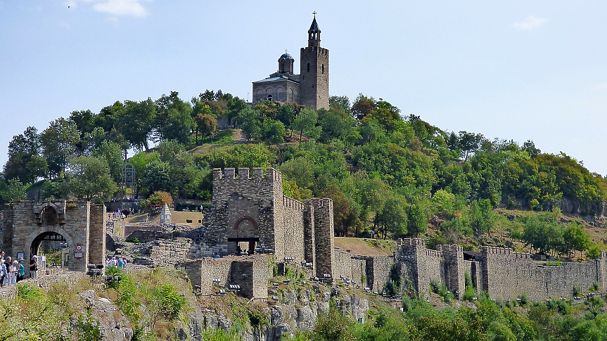 Царевец е главната българска крепост по време на Второто българско царство, когато Търново е столица. 