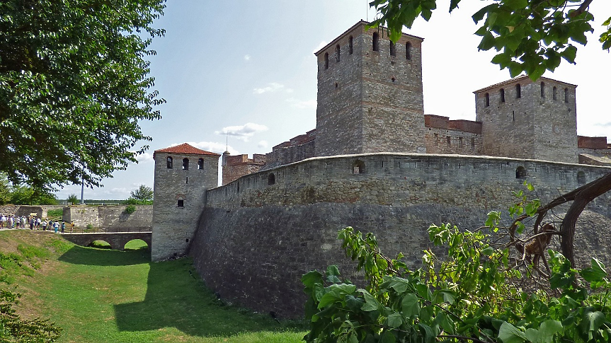 Баба Вида е средновековна крепост във Видин.  Считана е за единствената изцяло запазена крепост у нас.
