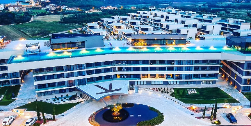 Най-дългият инфинити басейн в Европа се намира на покрива на хърватски курорт