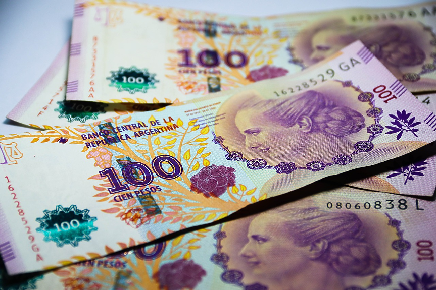 Аржентина пусна първите банкноти от 10 000 песо