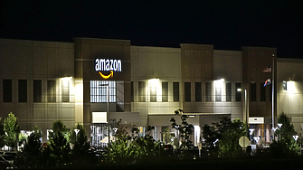 Amazon закрива стотици работни места в подразделението си за облачни услуги