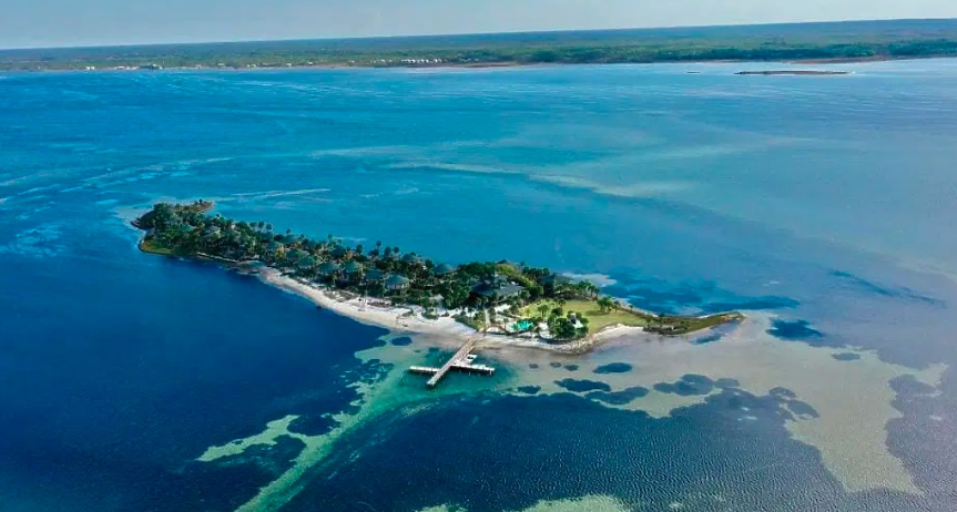 Курортен остров, някога дом на страховит пират, се продава за $50 млн.