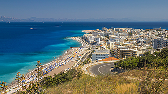 Гръцки остров предлага повече от 25 000 безплатни почивки на британци