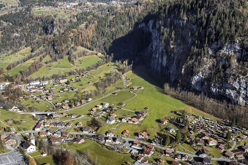 Швейцарско село въвежда входна такса за посетители