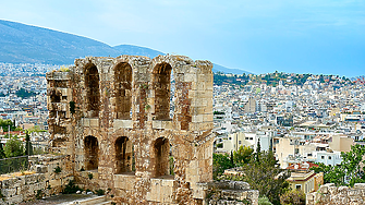 Времето в Европа все по-изненадващо: Хелзинки побеля, а Атина стана оранжева