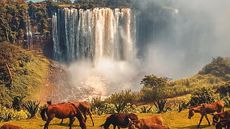 Невероятният свещен водопад, за който не сте чували
