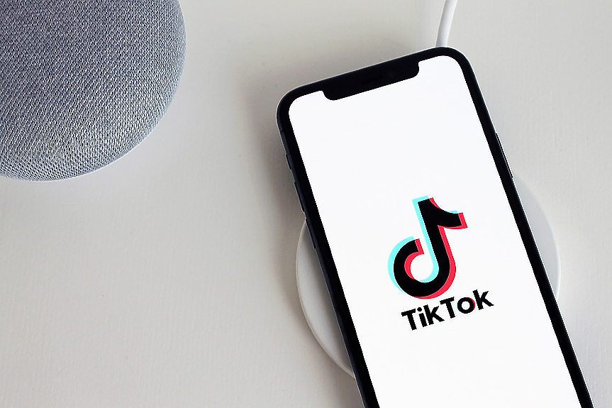 Албания забранява TikTok след убийството на тийнейджър