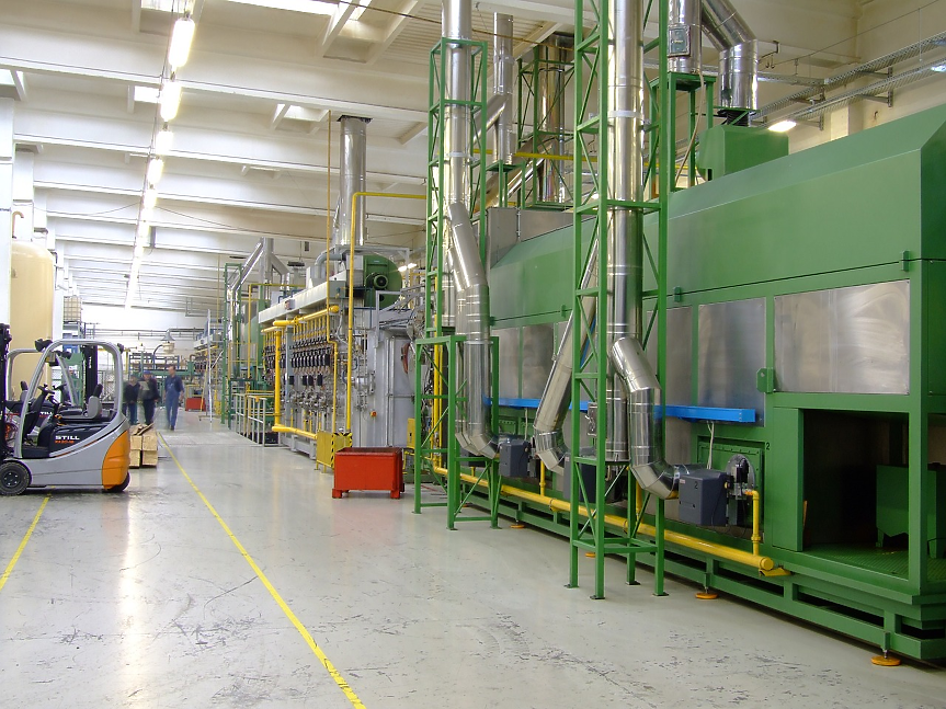 Индексът на промишленото производство с 10.4% спад на годишна база през април