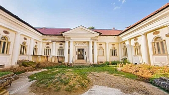 30 стаи за 2.4 млн. евро: Вила на комунистическия диктатор Николае Чаушеску излиза на пазара 