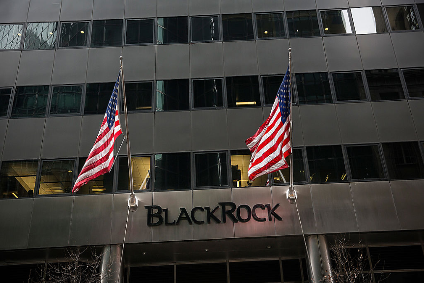 Голям клиент изтегли $52 млрд. от BlackRock