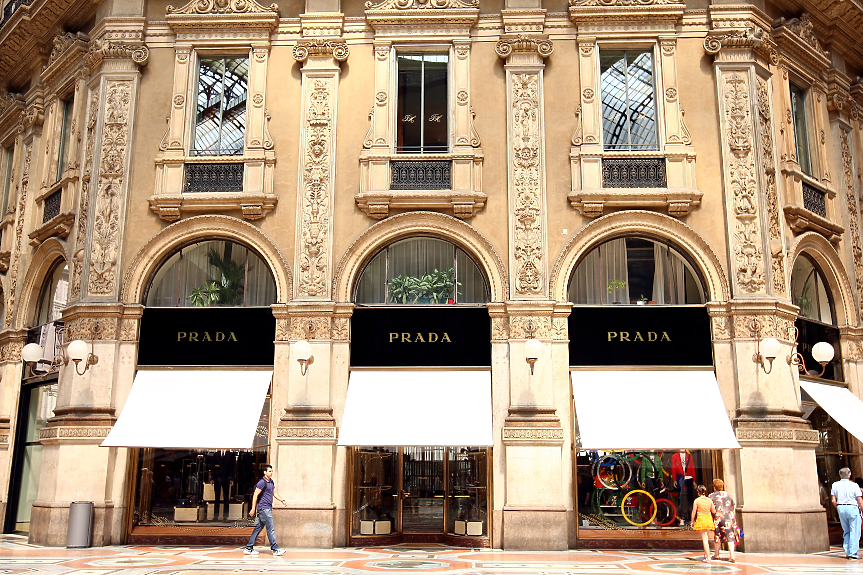 Prada призна индийските корени на новите си обувки